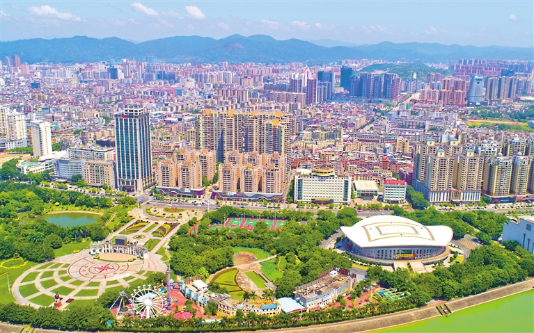 冯晓铭 摄2020年河源市都市经济之城市建设项目招商推介会今日在市区