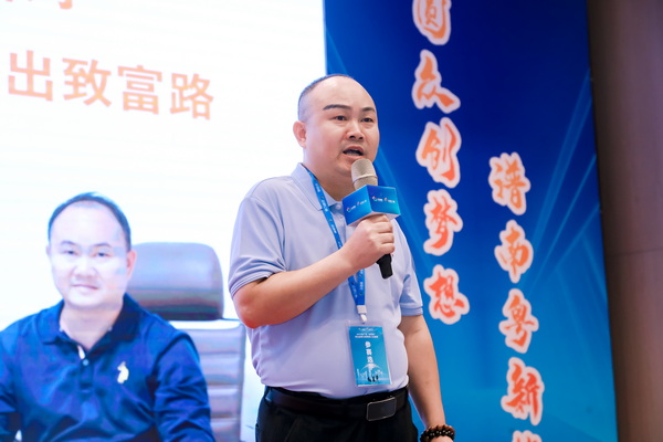 图为比赛现场1.jpg