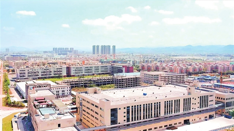 新发展机遇不断“加持” 大项目磁场效应增强.jpg